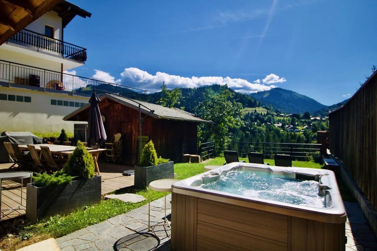 Ride And Breakfast Villa Montriond 0*,
