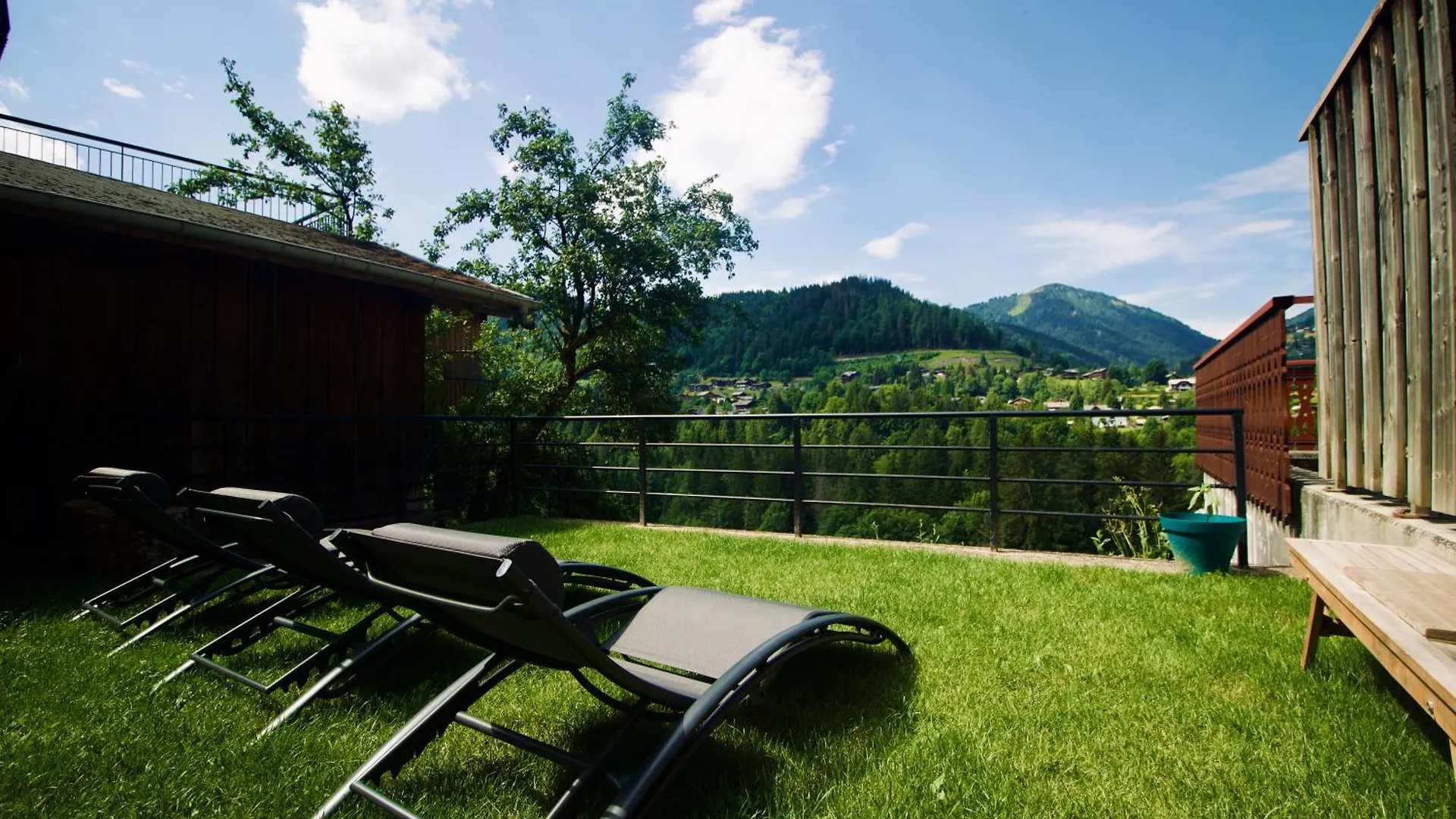 Ride And Breakfast Villa Montriond France